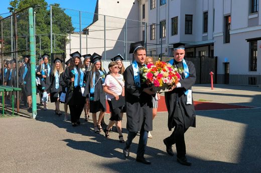 Mától a gyógyítás szolgálatába állnak: elballagtak a kölcseys asszisztensek - KÉPGALÉRIA