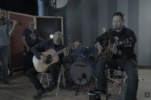 Tíz évvel a Colectiv-tragédia után új dallal tért vissza a Goodbye to Gravity egyetlen túlélője