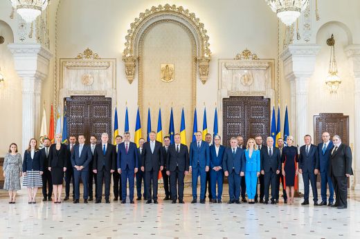 Új irányt vesz az ország? Letették  a hivatali esküt a Ciolacu-kormány tagjai