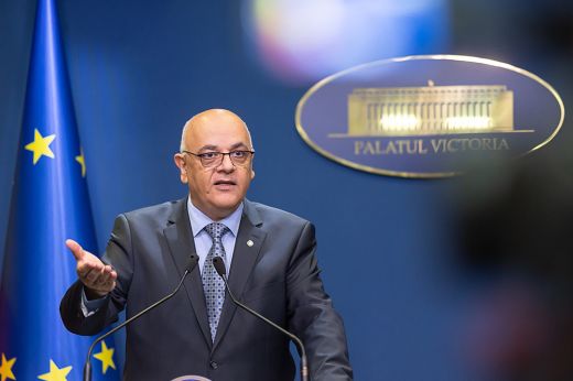 Arafat: Májustól mintegy 600 új mentőautót kapnak a mentőszolgálatok