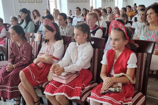 Mesés környezetben zajlott az idei Őszirózsa Népdaléneklő Verseny megyei szakasza
