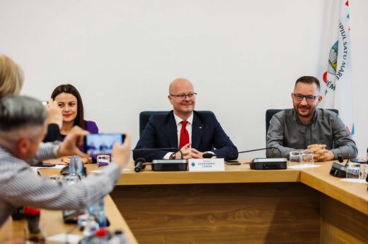 Kereskényi: az országnak továbbra is az európai úton kell maradnia