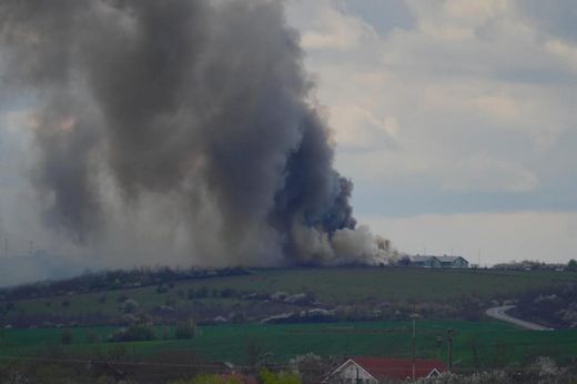Tűz ütött ki egy Szatmár megyei csirkeneveldében. 2000 négyzetméteren pusztítanak a lángok - FRISSÍTVE