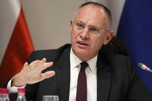 A Románia és Bulgária teljes körű schengeni csatlakozásával szembeni vétó fenntartása mellett érvelt az osztrák belügyminiszter