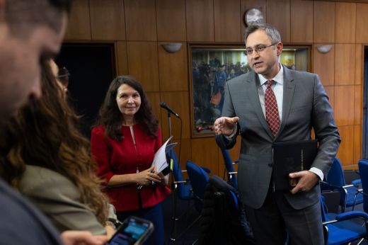 Pontosítottak: nem hat, hanem csak három hónapra fagyasztotta be a kormány januártól az RCA árát