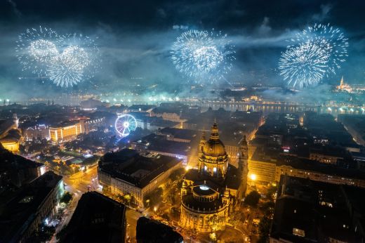 Ha lemaradt a budapesti tűzijátékról, most képgalériánkban visszanézheti a leglátványosabb pillanatokat!