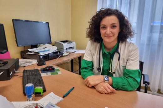 Szükséges-e azonnal a lázcsillapítás vagy az antibiotikumos kezelés gyerekeknél megfázás esetén?