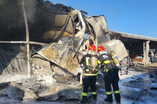 Összefogtak a leégett autószerviz tulajdonosáért, még a konkurense is segített