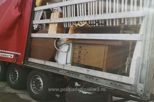 Egy teherautónyi német kacatot próbáltak behozni Romániába. A határőrök megtagadták a belépést