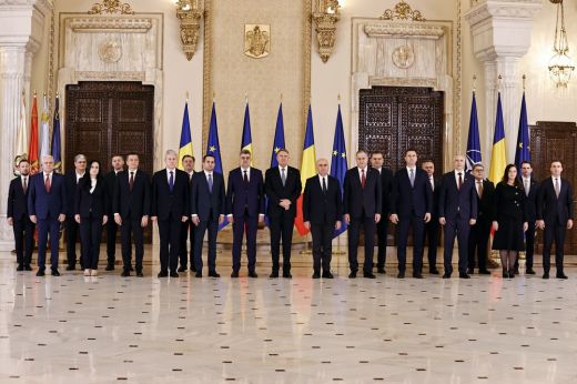 Letették az esküt a Cotroceni-palotában az új kormány tagjai