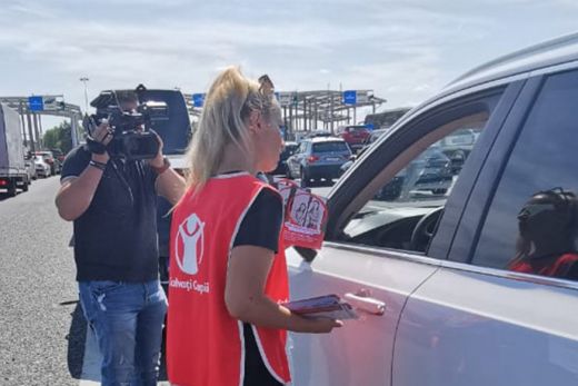 A külföldön dolgozó szülők alig fele tölti gyerekével a nyári szünidőt