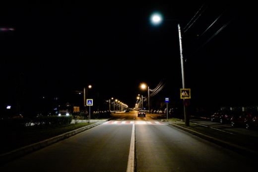 Hatályba lépett törvény: a jelzőlámpa nélküli gyalogátkelőket megfelelő világítással kell ellátni