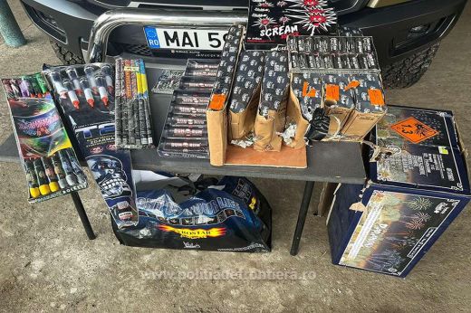 Tizenkét doboz petárdát és tűzijátékot foglaltak le a petei határőrök