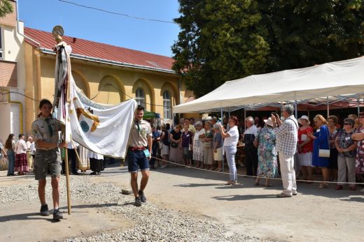 Az Alma mater visszavárt