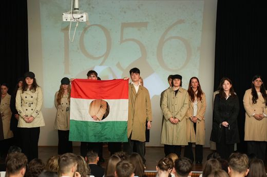 Tisztelet a hősöknek – ’56-os megemlékezés a Kölcsey Ferenc Főgimnáziumban - Képgaléria