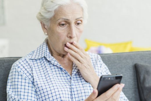 Újabb telefonos csalás: szívszorító történettel próbálnak adatokat és pénzt kicsalni