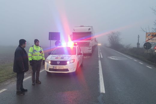 Tizenkét órás várakozási idővel kell számolniuk a halmi határátkelőhöz érkező kamionoknak