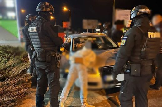 190 km/h-val menekült a rendőrök elől a szatmári férfi, akit végül az ablakon keresztül szedtek ki a kocsiból