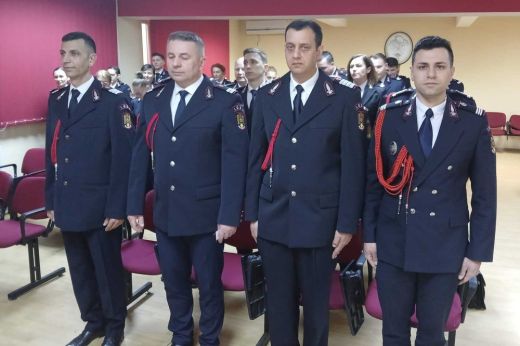 Előléptetések a tűzoltóságnál a Polgári Védelem Napja alkalmából