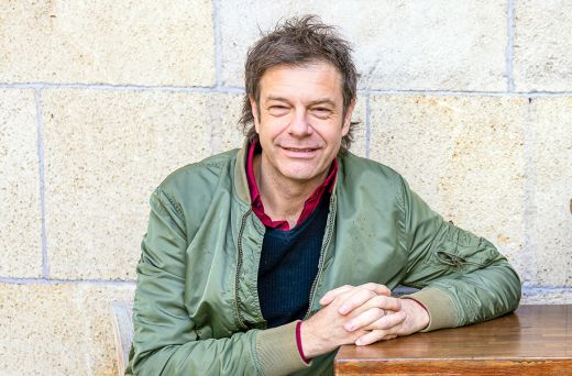 Till Attila megmutatta, mivel tölti az éjszakáit