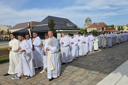 „Itt vagyok, Uram, engem küldj!” – Jubiláns szentmise a szatmári székesegyházban