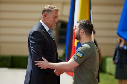 Iohannis Kijevben: határozottan elítélem, hogy Oroszország fegyverként használja az ukrán gabonaexport blokádját