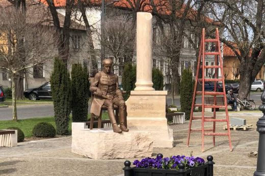 Szerdán leplezik le a Kölcsey-szobrot Nagykárolyban