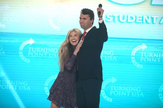 Erika Kirk lett a Turning Point USA új vezetője férje tragikus halála után