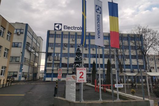 Tömeges elbocsátások a szatmári Electroluxnál! A háború miatt drasztikusan visszaesett a beérkező megrendelések száma