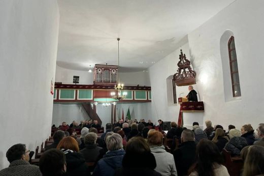 ,,Egy rózsaszál, szebben beszél” – Mészáros János Elek koncert Szárazberken