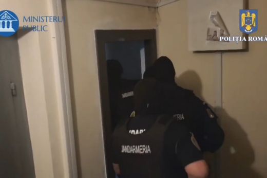 Filmbe illő fegyveres rablás: közel 600 ezer dollárnyi kriptovalutát loptak el a fogva tartott áldozatoktól - VIDEÓ