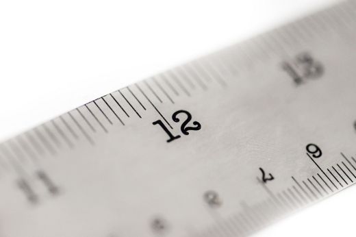 90 ezer font kártérítést kap, miután rácsaptak a fenekére egy vonalzóval