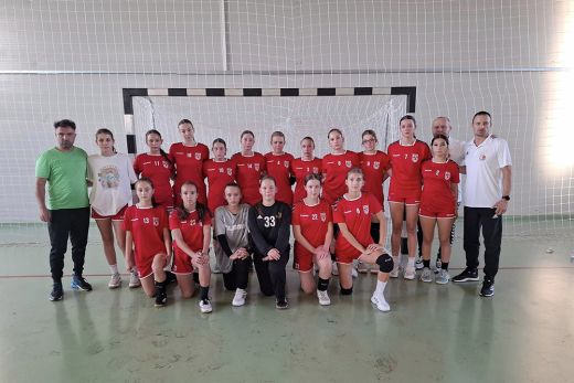 Egy győzelem és egy döntetlen a kézilabdázó lányoknak, az első fordulóban