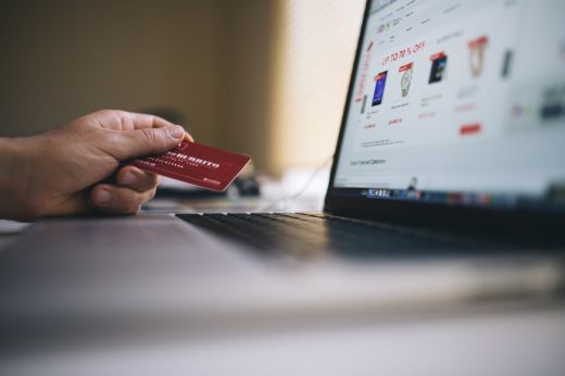 Ismét internetes csalókra figyelmeztet a Szatmár megyei rendőrség