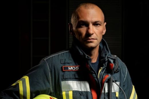Szolgálaton kívüli tűzoltó sietett a sérült lány segítségére