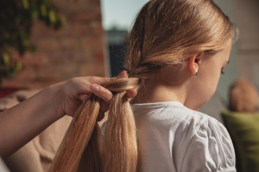 Hosszú hajúak előnyben! Haj- és fejviseletekről tartanak előadást