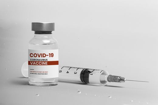 Az Európai Gyógyszerügynökség forgalmazásra javasolta az omikron variáns elleni Pfizer- és Moderna-vakcinákat