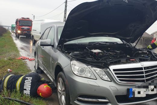 Kigyulladt egy személyautó Szatmárnémetiben