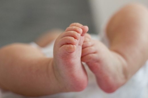 Az idei első negyedévben 55 gyermeket hagytak el a szülészeteken és más egészségügyi intézményekben