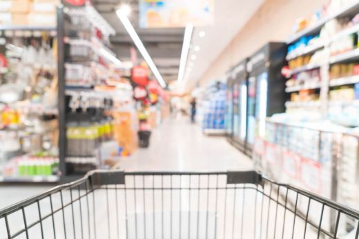 A margarin, a tejföl, az élesztő és a kalács is felkerül a korlátozott árú alapélelmiszerek listájára