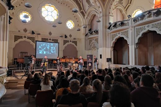 Házhoz megy a Zenede: terítéken a POP-legendák