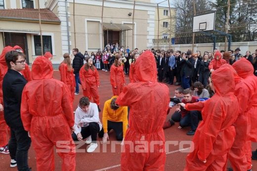 Farsangi felvonulással űzték el a telet a Hám János Líceum diákjai - KÉPGALÉRIA, VIDEÓ