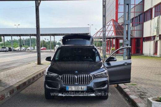 A francia hatóságok által keresett BMW-t azonosítottak a román határon