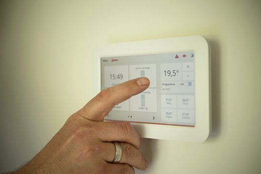 Felmérés: a romániaiak fele 22 és 24 Celsius-fok közötti vagy e feletti hőmérsékleten érzi jól magát otthonában