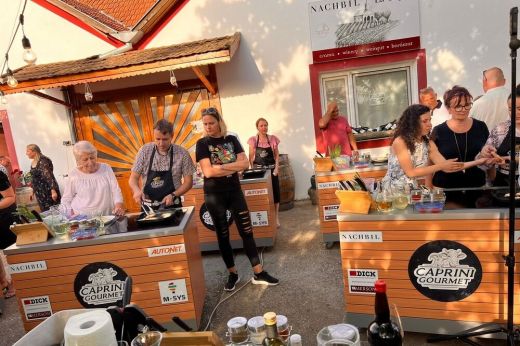 Közös főzés a Nachbil pincészetnél: Caprini Gourmet sajtok voltak az est főszereplői - Képgaléria, Videó