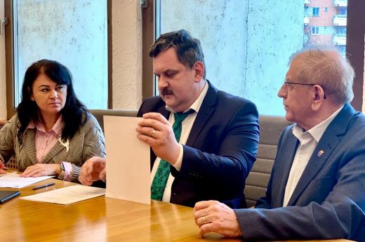 Aláírták a tasnádi járóbeteg-ellátó korszerűsítésének finanszírozási szerződését