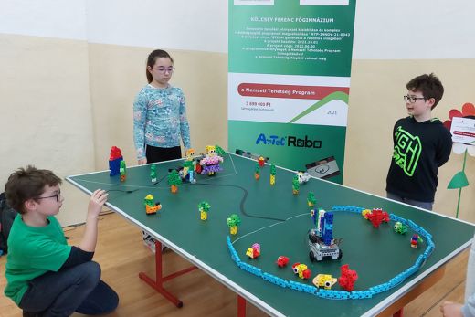 Sikeres robotika-projekt zajlott a Kölcseyben