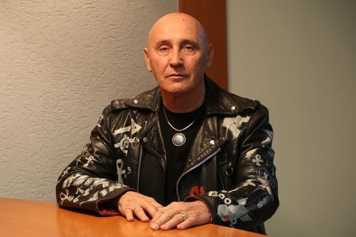 Pataky Attila is énekel Trump beiktatásakor