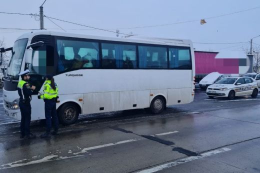 Autóbuszokat ellenőrzött kedd reggel a rendőrség. Több mint 30 esetben pénzbírságot szabtak ki