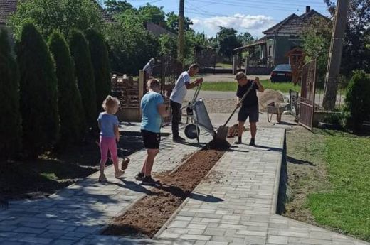Lisztből és tojásból készült térkő Szamoskóródon